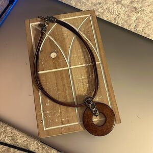 CHICOS ! Leather and wood. Only one C.O. See pics….but that only adds to its ❤️
